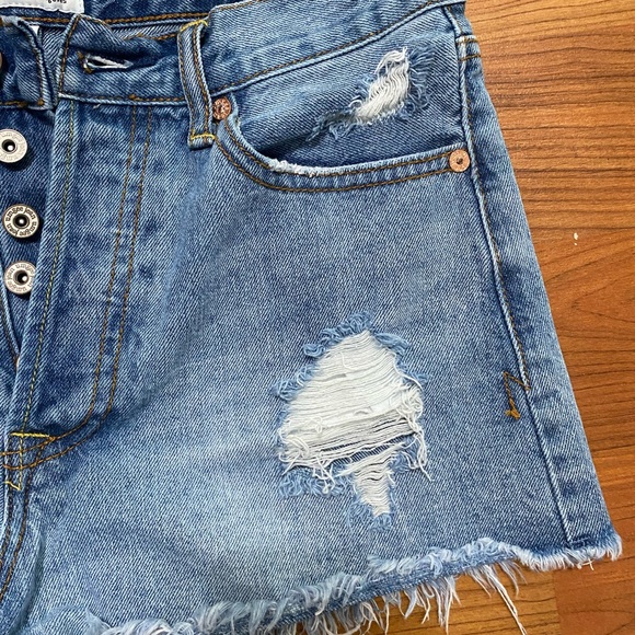 UMGEE denim distressed raw frayed hem blue jean shorts button fly size 28 - Picture 2 of 7